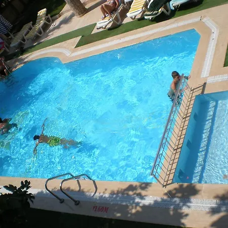 Myra Aparthotel 2*