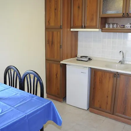 Myra Apartmanhotel 2*