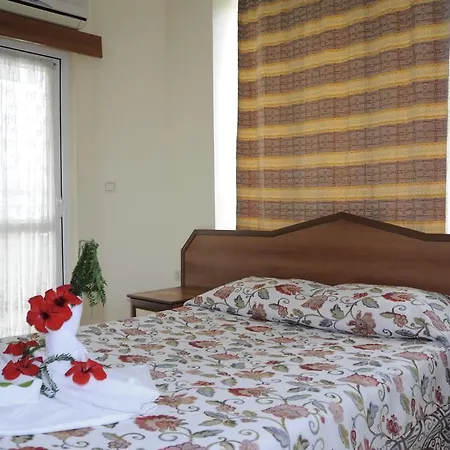 Myra Aparthotel 2*