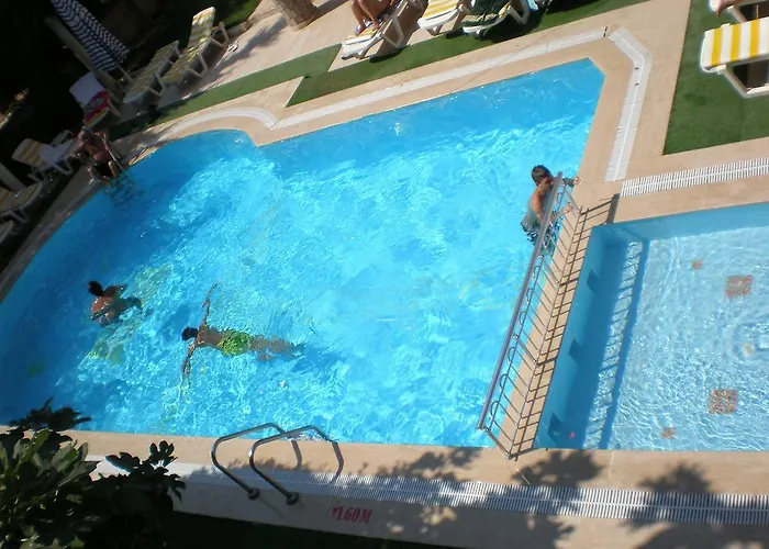 Myra Apartmanhotel 2*